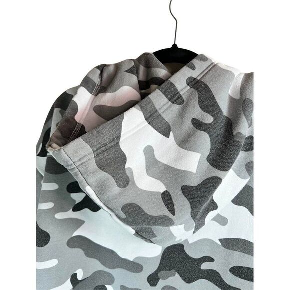 Authentic Wear Distressed American Flag Camouflage Hoodie. Grey. Size XL - Picture 4 of 10